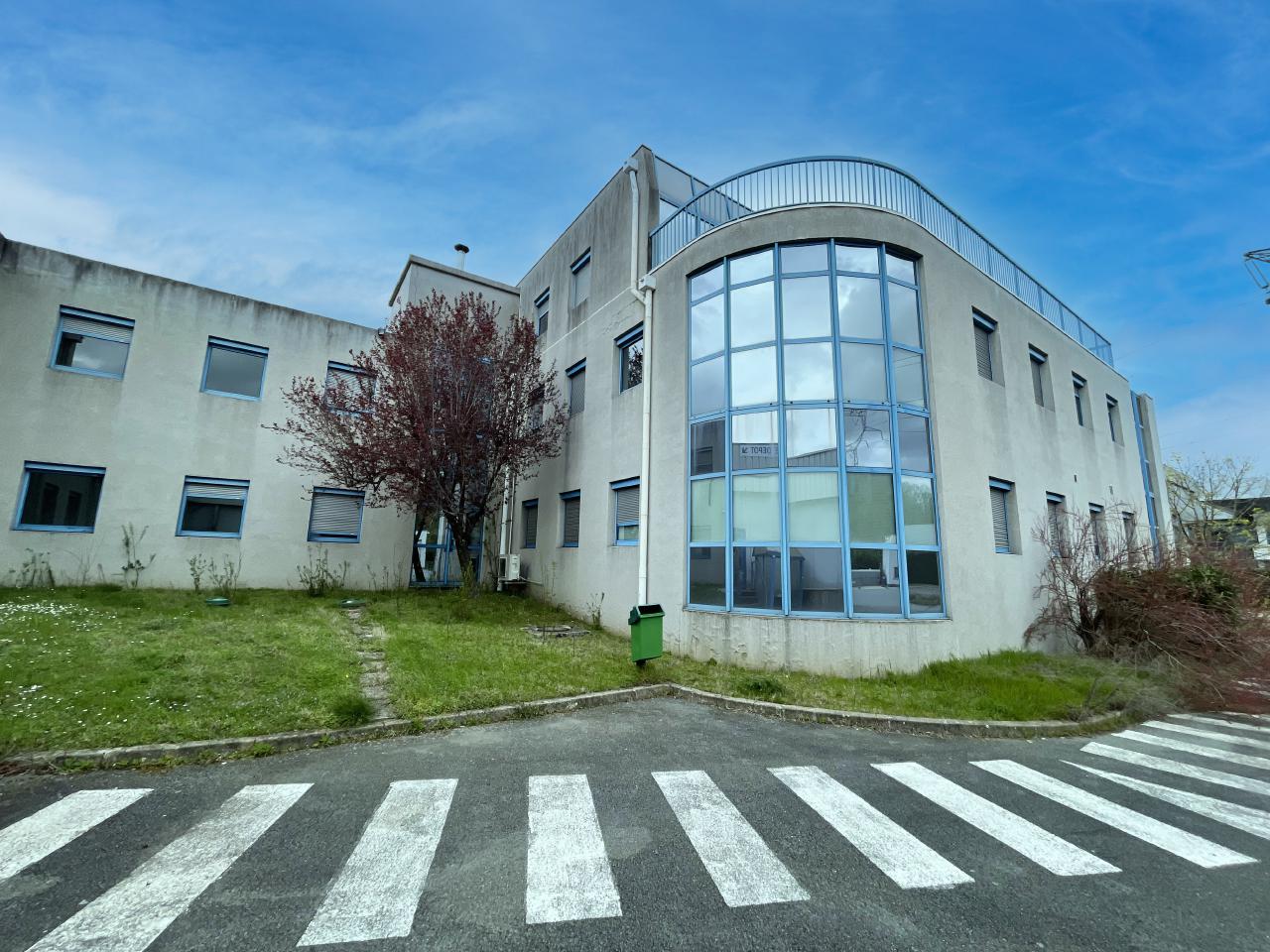 Local d'activité Civrieux-d'Azergues 8538m² Vente local d'activité Civrieux-d'Azergues Rhône OVACT2422185 4